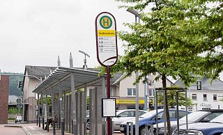 Der Busbahnhof im Stadtzentrum ist immer wieder von Ruhestörungen und Vandalismus betroffen. - CUT_MUELLER