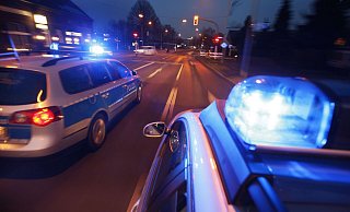 Ein betrunkener Autofahrer hat sich am späten Samstagabend mit seinem Mazda in Herzebrock-Clarholz im Kreis Gütersloh eine Verfolgungsfahrt mit der Polizei geliefert. - Symbolfoto | Polizei | Jochen Tack