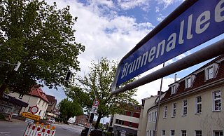 Die Sanierungsarbeiten auf der Brunnenallee in Bünde dauern seit mehr als einem Jahr an. - Niklas Krämer