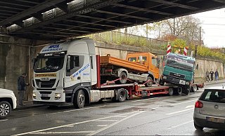 Das Fahrzeug ist zum Teil von der Ladefläche gerutscht. - Leandra Finke