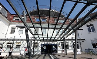 Die Taten soll ein Assistenzarzt am Klinikum Bethel begangen haben. - Wolfgang Rudolf