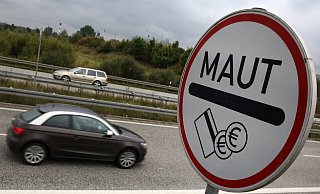 Die Lkw-Maut soll erhöht werden - doch die Ampel wird sich nicht einig. Unter anderem geht es um die Frage, wofür die Mehreinnahmen verwendet werden. - Bernd Wüstneck