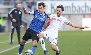 Arminias Rechtsverteidiger Christopher Lannert (l.), hier im Spiel gegen Verl, ist einer der Führungsspieler des DSC. - Oliver Krato