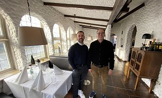 Marcel und Luigi Scattolini werden am zweiten Weihnachtstag ein letztes Mal die Gäste bewirten. Dann endet die Ära des "Il Sole" in Eidinghausen. - Nicole Sielermann