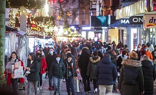 Am Black Friday herrschte Andrang in der City. Doch insgesamt leidet das Weihnachtsgeschäft unter Corona. - Sarah Jonek Fotografie