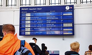 Ein Feuerwehreinsatz ist Grund für das Zugchaos am Rückreise-Sonntag in Bielefeld. (Symbolbild) - Barbara Franke