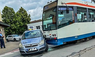 Die Stadtbahn war nach der Kollision mit dem Opel ausgebremst. - Paul Brinkmann