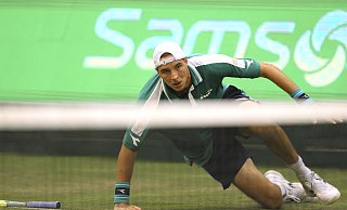 Jan-Lennard Struff strauchelte gegen Alexander Bublik und muss weiter auf sein erstes Viertelfinale in Halle warten. - IMAGO/Claus Bergmann
