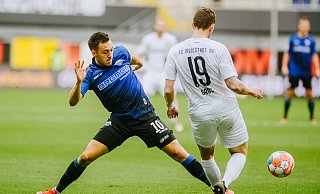 Julian Justvan (l.), hier im Hinspiel gegen den Ingolstädter Marcel Gaus, könnte am Sonntag in die Paderborner Startelf zurückkehren. - Besim Mazhiqi