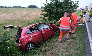 Die Frau fuhr gegen einen Baum und wurde bei dem Unfall schwer verletzt. - Katharina Eisele