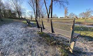Auf dem neuen Weg im Werreauenpark blieb nach dem Hochwasser der Schlamm. Jetzt wird er asphaltiert. - Dirk Windmöller