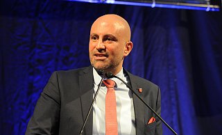 Landrat Ali Dogan (SPD) warnt andere Parteien davor, sich populistischer als das Original, die AfD, darzustellen. - Joern Spreen-Ledebur Landrat Ali Dogan (SPD) warnt andere Parteien davor, sich populistischer als das Original, die AfD, darzustellen. - Joern Spreen-Ledebur