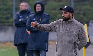 Hicrets Trainer Ugur Pamuk hat ab sofort viel Auswahl im Kader. - Foto: Andreas Zobe/NW