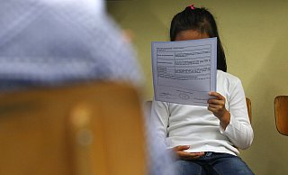 Die Halbjahreszeugnisse bieten nicht immer Grund zur Freude. Wer Unterstützung braucht, für den gibt es unterschiedliche Nachhilfeangebote an den Schulen im Lübbecker Land. - DPA (Symbolfoto)