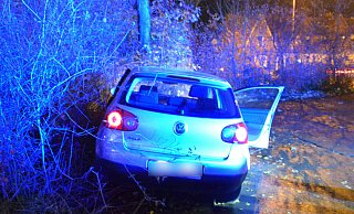 So wie hier in Herford enden die meisten Verfolgungsjagden: mit einem Crash. Mit Szenen wie in einem Actionfilm haben die Fälle aus Ostwestfalen-Lippe meistens nichts zu tun. - Polizei Herford