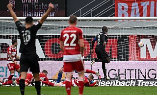 David Kinsombi macht das Tor zum 1:0. - IMAGO/Ulrich Hufnagel