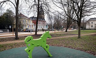 Der Wilhelmsplatz – hier Anfang 2021 – ist auf diesem Bild zwar noch nicht ganz fertiggestellt, aber man erkennt bereits gut die neu angelegten Wege und Flächen, die den Platz jetzt zu einem echten Hingucker machen. Archivfoto: Frank-Michael Kiel-Steinkamp - Frank-Michael Kiel-Steinkamp