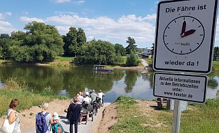 Die "Flotte Holli" muss erneut eine Zwangspause einlegen. Die kleine Fähre in Höxter ist für Fußgänger und Radfahrer gedacht. - David Schellenberg