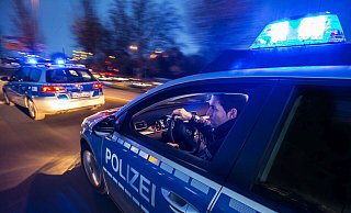 Über Hubschrauber hatte die Polizei die Flüchtenden im Blick. Die Polizei eilte hinter dem hochmotorisierten Audi hinterher. - Symbolfoto: Polizei / Jochen Tack