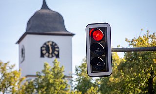 Erkenntnisse darüber, wie sich der Straßenverkehr verflüssigen lässt und geringe Wartezeiten entstehen, sind das Ziel des Projekts an der Schlosskreuzung gewesen. - Niklas Tüns