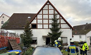 Bei einem Schwelbrand im Erdgeschoss eines Fachwerkgebäude im Ortskern des Bad Wünnenberger Stadtteils Fürstenberg sind am Samstag zwei Bewohner ums Leben gekommen. - Ralph Meyer