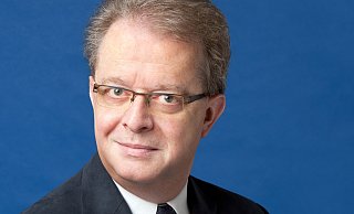 Armin Sülberg wird erneut Interims-Chef in Herford. Seit er das letzte Mal in dieser Funktion war, sind das Klinikum Herford und das Bünder Lukas-Krankenhaus zum Verbundkrankenhaus Kreiskliniken Herford-Bünde geworden. - www.fotoschuster.at