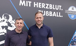 Der neue SCP-II-Trainer Daniel Brinkmann (r.) und Ayhan Tumani, Sportlicher Leiter der Nullsieben-Akademie, hoffen auf einen vorzeitigen Klassenerhalt der Paderborner U21. - SC Paderborn 07