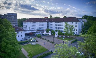 Das Krankenhaus Bad Oeynhausen soll nach den akutellen Plänen des Mühlenkreises in der Nachbarschaft zum Herz- und Diabeteszentrum neu gebaut werden. Die Auguste-Viktoria-Klinik soll in dem Neubau ebenfalls Platz finden. - THORSTEN ULONSKA