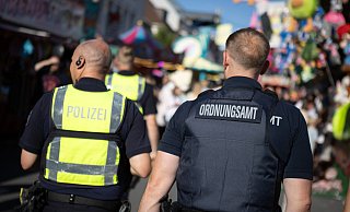 Auch die Paderborner Polizei ist nach der Messer-Tat in Solingen zu vermehrter Präsenz bei Veranstaltungen aufgerufen. - Niklas Tüns