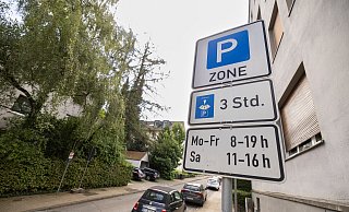 In der Loebellstraße kann man mit der Parkscheibe parken. Die Park-App "Parkster" sollte man dort besser nicht verwenden. - Oliver Krato