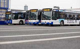 Die Karnevalsparade hat Auswirkungen auf den Fahrplan des Padersprinters. Symbolfoto: Niklas Tüns - Themenbild: Niklas Tüns