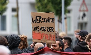 Der umstrittene Polizeieinsatz führte zu zwei Demonstrationen gegen Polizeigewalt in Herford. - Claus Frickemeier