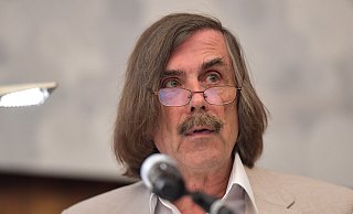Bürgermeister Norbert Morkes (71) aus Gütersloh hält sich bei seinen Gremientätigkeiten weiterhin stark zurück.