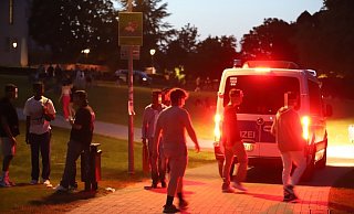 Im Sommer machen manche Partygänger wie hier im Bürgerpark die Nacht zum Tag. - Symbolfoto: Charlotte Mahncke