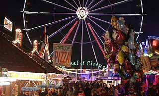 Es ist wieder Zeit fürs Oktoberfest. Ein Riesenrad soll dieses Mal auch wieder dabei sein. - Dirk Windmöller