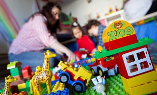 Es hakt an allen Stellen. Erzieher fehlen, dringend benötigte Bauprojekte platzen, weil die Baukosten explodieren. Viel mehr Kinder als zuvor benötigen zudem eine intensive Betreuung. - Niklas Tüns