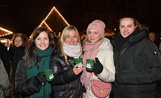Svenja Herbort, Anna Budde, Manuela Kulik und Julia Loser (v.l.) ließen es sich in Spexard munden. - Jens Dünhölter