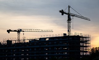 Erlaubt der Regionalplan für Ostwestfalen-Lippe künftig zu viel Bautätigkeit? Darüber streitet die Politik. - dpa