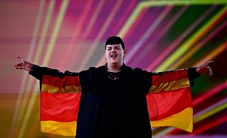 Zu Beginn der Veranstaltung sind alle Teilnehmenden mit der Flagge ihres Landes eingelaufen. So auch der Espelkamper Isaak Guderian. - AFP or licensors