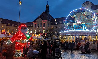 Der Rathaus bietet bei Dunkelheit ein stimmungsvolles Bild. - Susanne Blersch