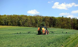 Da der Vorfall in Zusammenhang mit der Ausbringung von Pflanzenschutzmitteln steht, wurde die Landwirtschaftskammer Nordrhein-Westfalen eingeschaltet. - Symbolbild: Pixabay