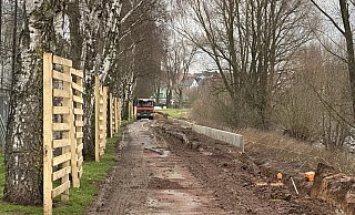Schlammig präsentiert sich der einstige Weserradweg in Rehme. - Nicole Sielermann
