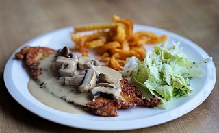 Von 11.30 bis 14 Uhr gibt es im "La Cantina" im Kreis Gütersloh Geschnetzeltes, Nudeln, Frikadellen, Jägerschnitzel oder ein Sauerkrautgericht. - Symbolfoto/Pixabay