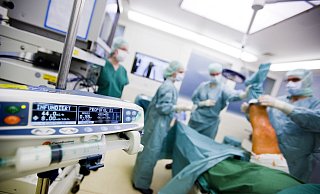 Operationen werden wieder verschoben in den Bielefelder Kliniken. Zu viele Pflegekräfte fehlen. Der Notstand sei massiv, berichten Klinik-Experten. - www.gerald-dunkel.com