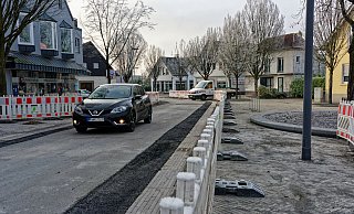 Die Straße neben dem Blücherplatz ist wieder frei. Nur die Fahrbahn; nicht die Einfahrten. - Andreas Sundermeier