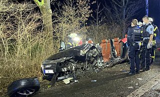 Der Fahrer wurde durch die Wucht des Aufpralls im Fußraum eingeklemmt. - Thorsten Heß