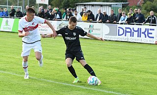 Kein Glück im Abschluss: Luca Horn (r.) traf bei der Niederlage seines SV Rödinghausen beim Fc Schalke 04 II nur den Innenpfosten. - Jürgen Krüger