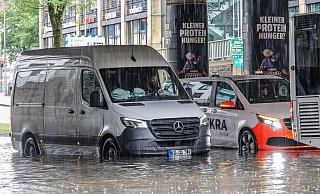 Die Unterführung an der OWD-Abfahrt Stapenhorststraße ist überschwemmt worden. - Paul Brinkmann