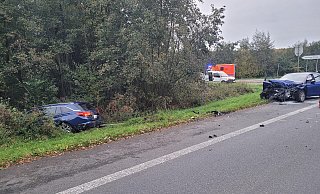 Bei dem Zusammenstoß auf der L770 wurden beide beteiligten Fahrer verletzt. - Lukas Röthemeyer/Feuerwehr Hille