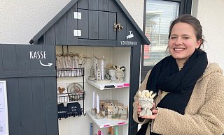 Ob Beton, Holz oder Filz: Sarah Scheer hat viele Ideen für hübsche Deko-Artikel mit denen sie den Selbstbedienungsladen direkt neben der Haustür bestückt. - Kirsten Tirre
